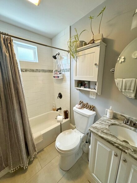 Building Photo - 26 Bradfield Ave