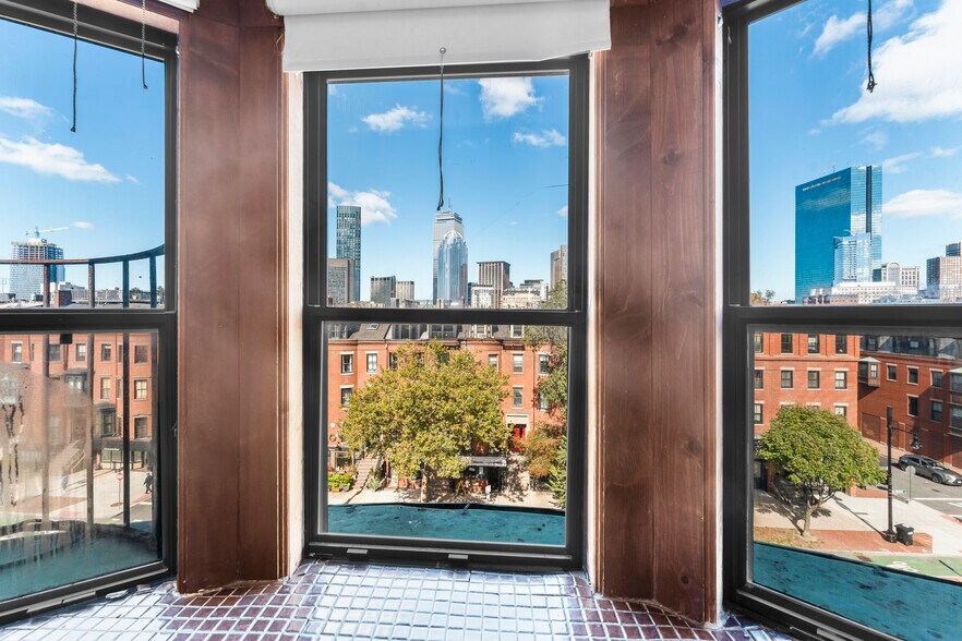 city skyline - 660 Tremont St