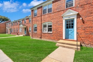 Building Photo - Essex Village & Marlyn Gardens Apartments
