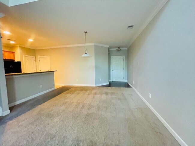 Building Photo - 3 Bedroom/2.5 Bath Townhome with garage in Wild Wing!