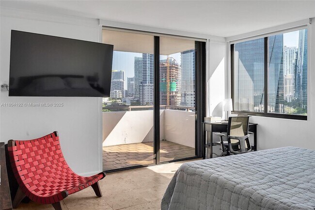 Building Photo - 1581 Brickell Ave
