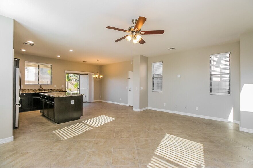 Building Photo - 4165 E Thunderheart Trail