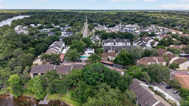 Building Photo - Cozy 3 Bedroom Available in Tampa!