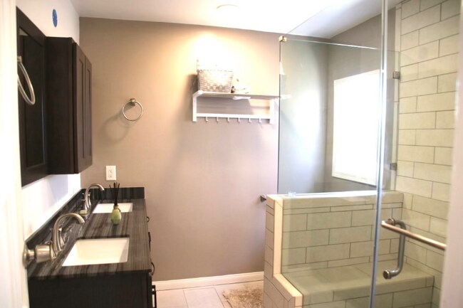 Building Photo - 28102 Montereina Dr