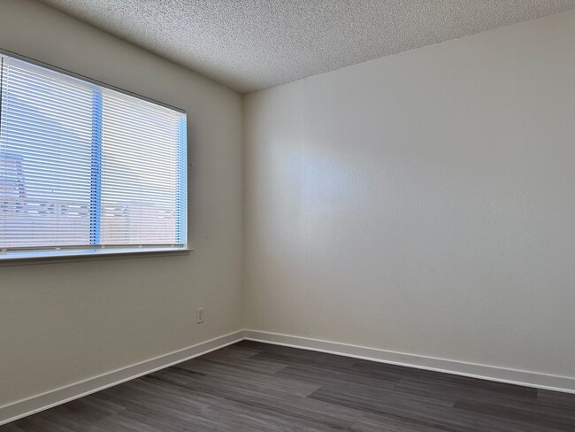 Building Photo - Beautifully Remodeled 4BR/2BA Single-Story Home for Rent!