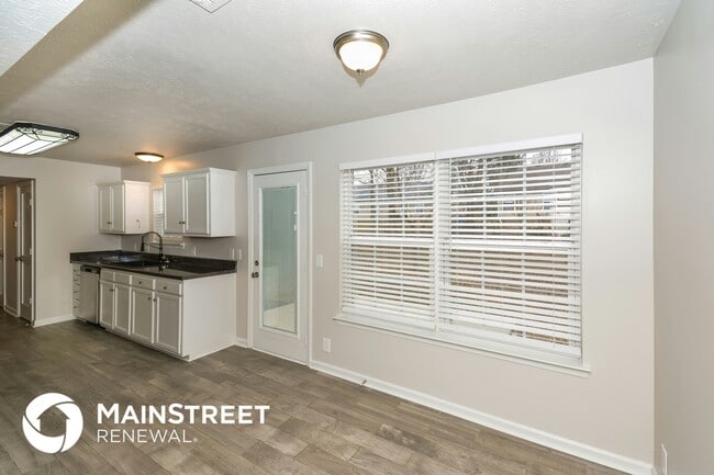 Building Photo - 1313 S Hampton Ct