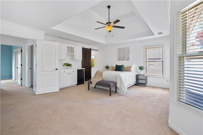 Building Photo - 3713 Lake Edge Dr