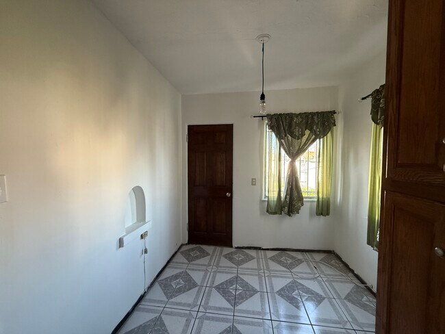 Building Photo - 1230 Browning Blvd