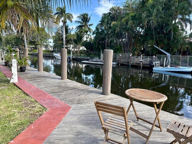 Building Photo - 4540 SW 28th Terrace