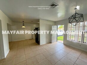 Building Photo - 20520 NW 24th Ct