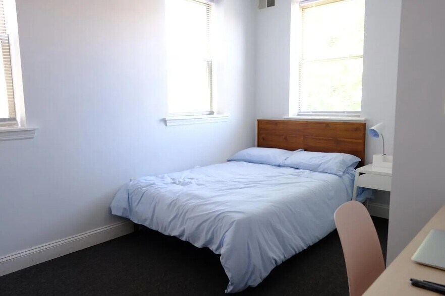 Bedroom - 115 E Girard Ave