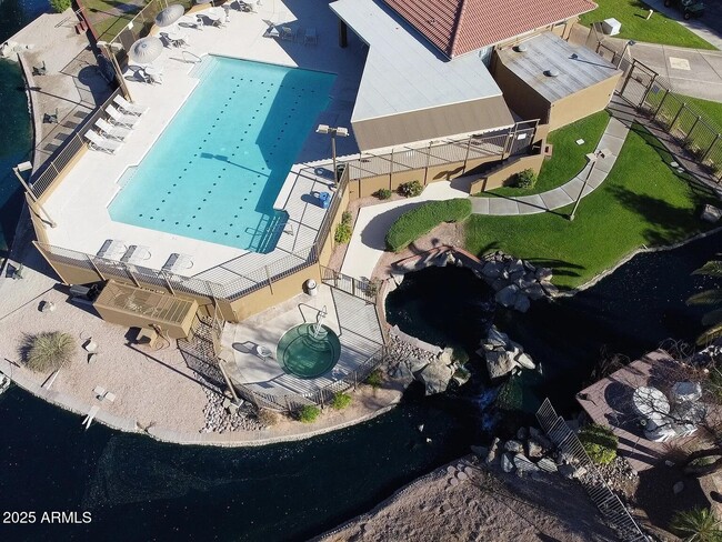 Building Photo - 1083 E Boston Ct