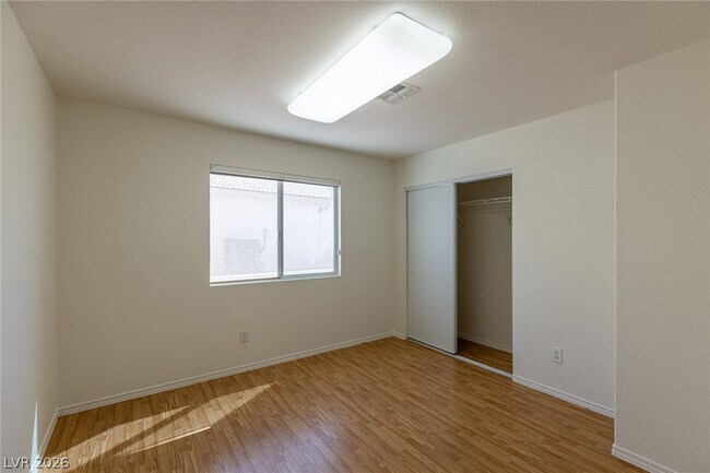 Building Photo - 718 Tiffany Bend St