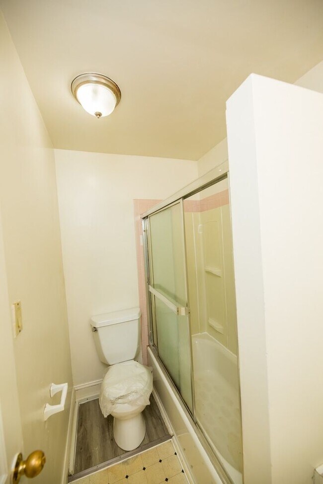 Building Photo - 2026/2027 JHU Off-Campus 5bd/3ba Charles Village w/ W/D & parking!.. Available 6/9/26