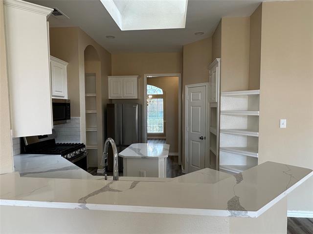 Building Photo - 2513 Plentywood Dr