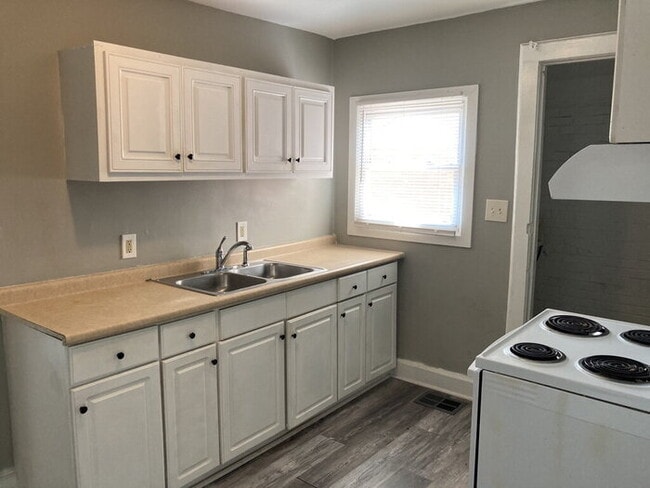 Building Photo - 125 Mallard St