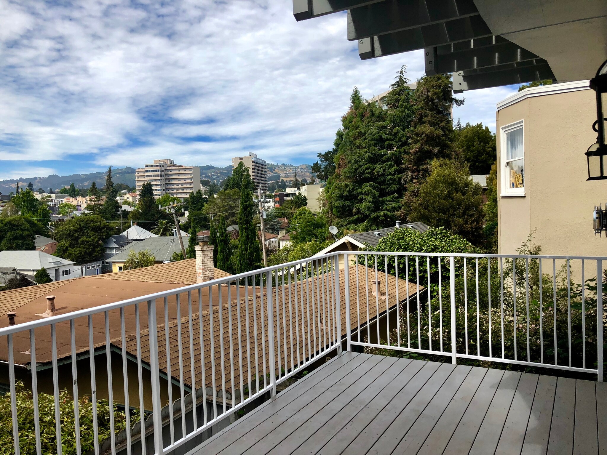 Building Photo - 661 Fairmount Ave