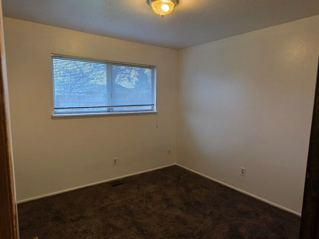 Building Photo - 231 Hawthorne St