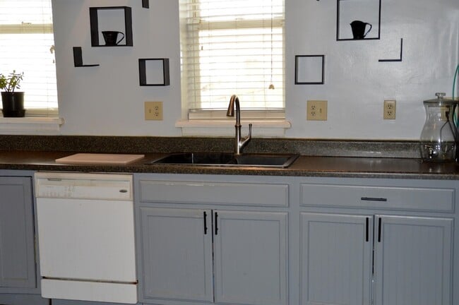 Building Photo - 32 Wilson Ave