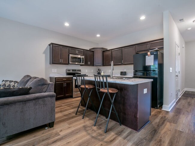 Building Photo - 355 S Stingray Ln