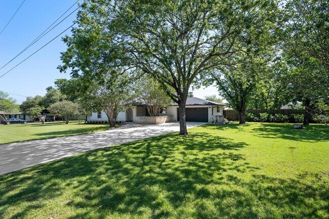 Building Photo - 109 Woodland Rd