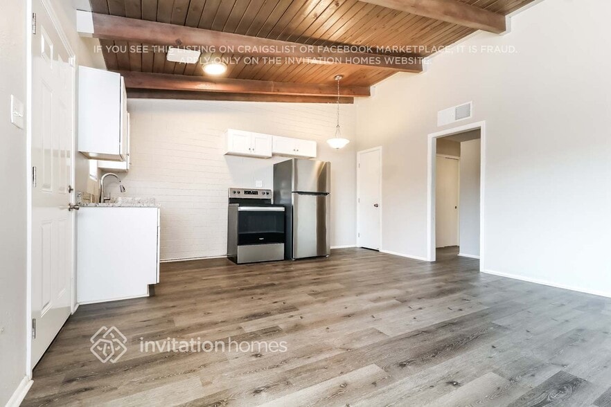 Building Photo - 6532 N 59th Dr