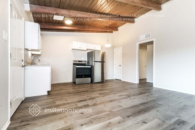 Building Photo - 6532 N 59th Dr