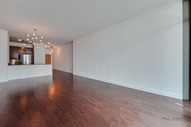 Building Photo - 1235 S Prairie Ave