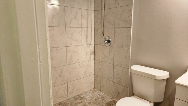 Building Photo - Turn the Key to Comfort & Convenience. MOV...