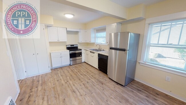 Building Photo - First Addition - Craftsman Style, Across From George Roger's Park