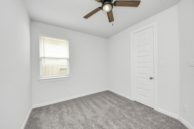 Building Photo - 8815 Arch Rock Dr