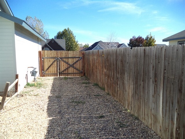 Building Photo - 16403 Coral Dr