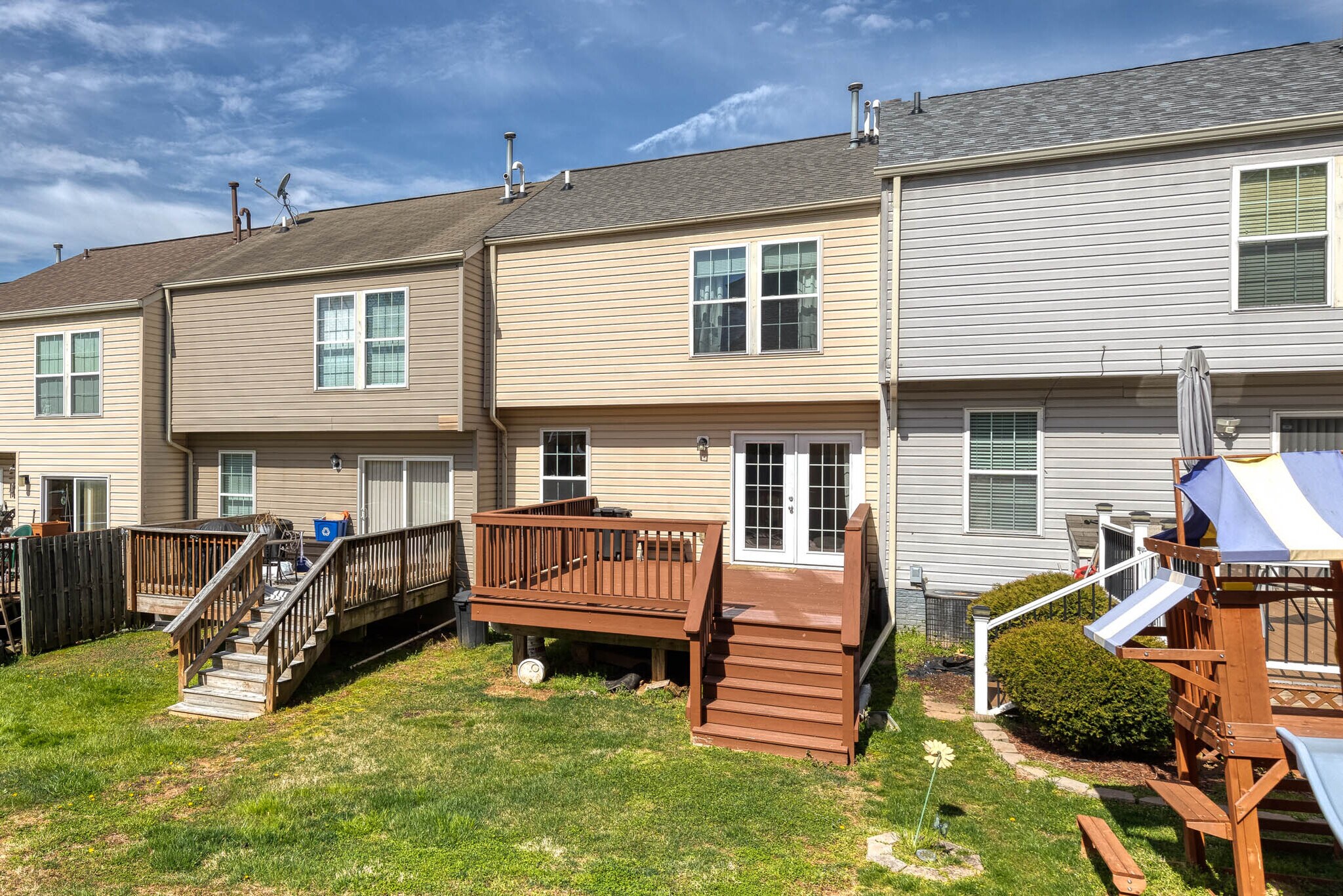 Building Photo - 490 Crestridge Way