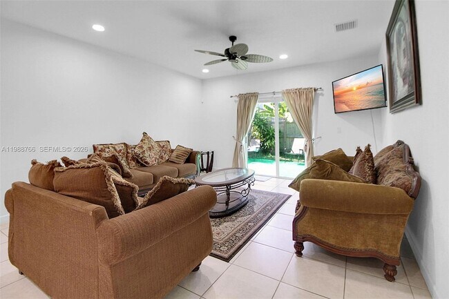 Building Photo - 1382 SE 26th Rd