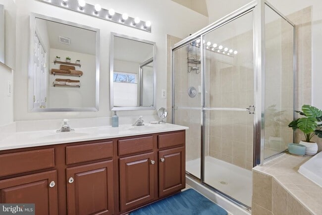 Building Photo - 18525 Sierra Springs Square