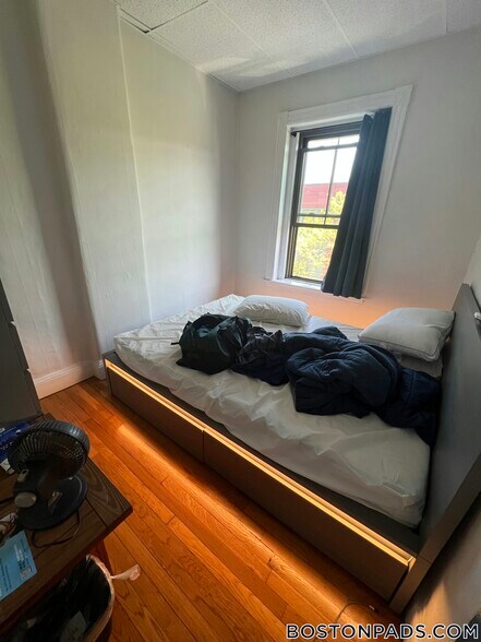 Building Photo - 110 Willow St