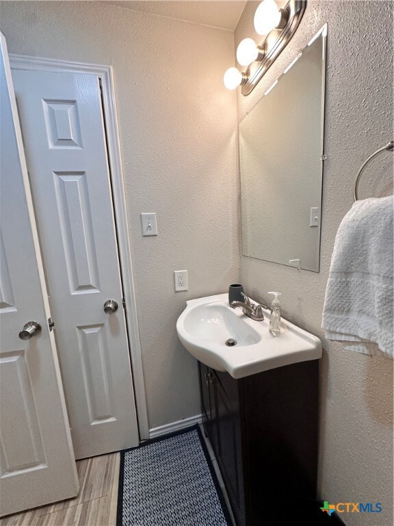 Building Photo - 511 McKie St