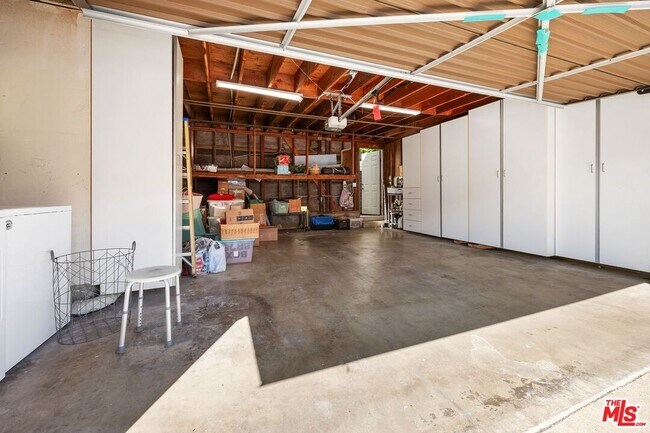 Building Photo - 27912 Ridgecove Ct N