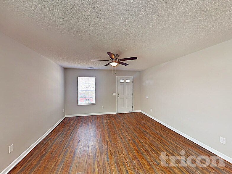 Building Photo - 1964 Lake Carolina Dr