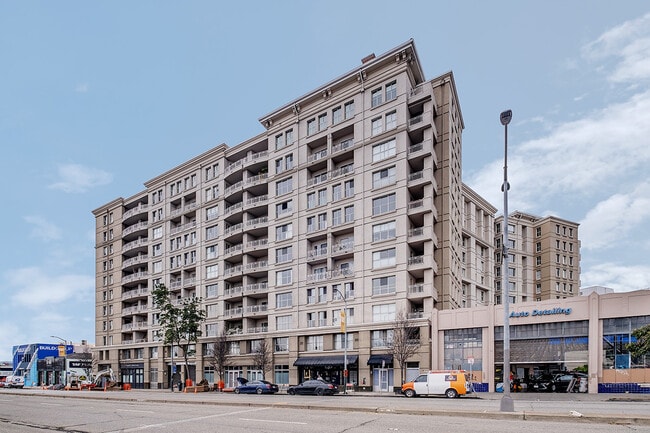 Building Photo - 140 S Van Ness Ave