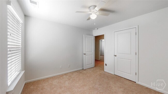 Building Photo - 652 Hogan Dr
