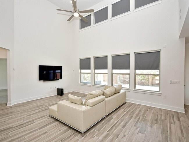 Building Photo - 8608 Bestride Bend