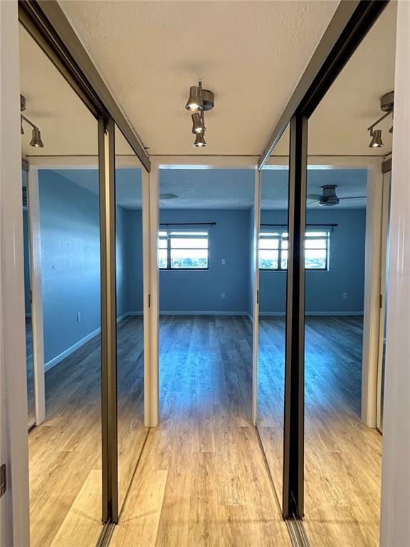 Building Photo - 7050 Sunset Dr S