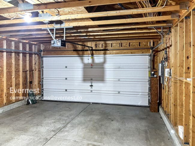 Building Photo - 5679 Marshfield Dr