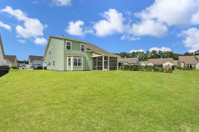 Building Photo - "Lagoon view in Lawton Station - Spacious ...