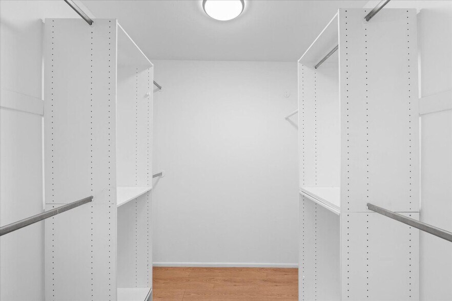 Building Photo - 7130 E Colter Cir