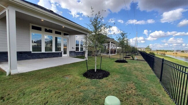 Building Photo - 2331 Birch View Ln