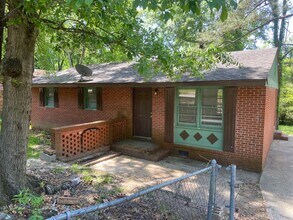 Building Photo - 4816 Wellborn Dr