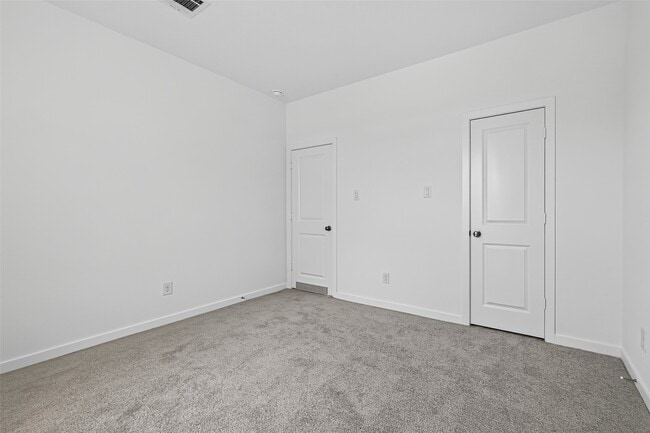 Building Photo - 3028 Avenida Sonoma Dr