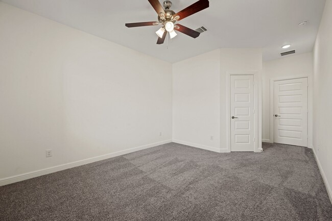 Building Photo - 4055 Woodland Meadow Dr